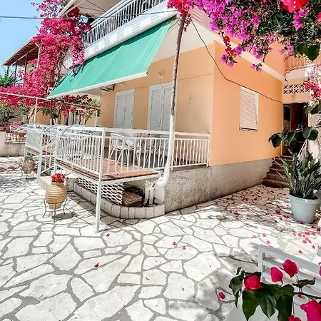 Hotel Avli