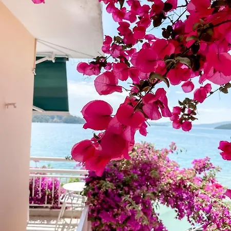 מלון Avli נידרי