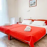 Avli Hotell